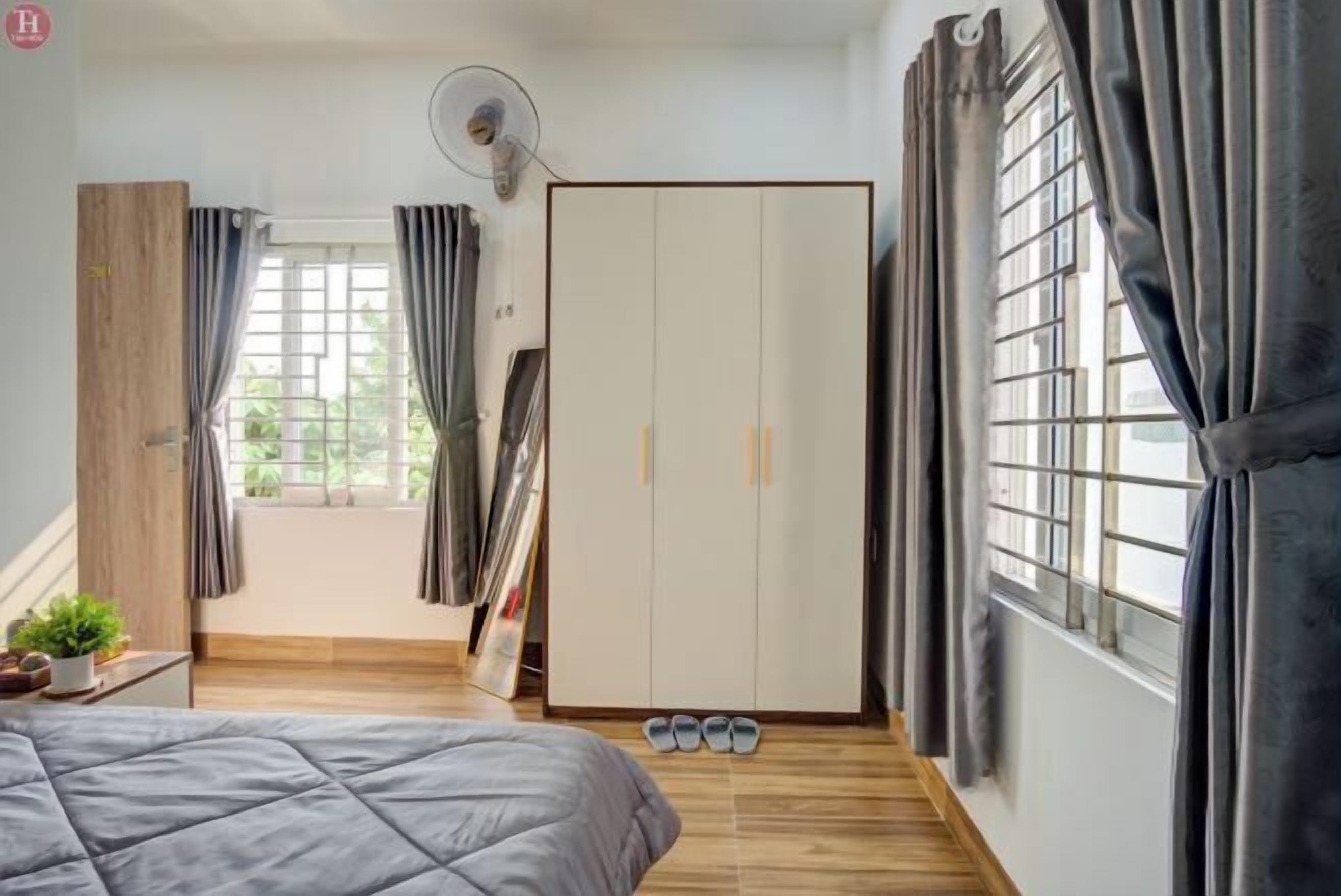 Individually furnished, desk, laptop workspace, soundproofing