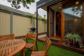 Outdoor dining - Premium Glebe Terrace - Prime Location (Glebe)