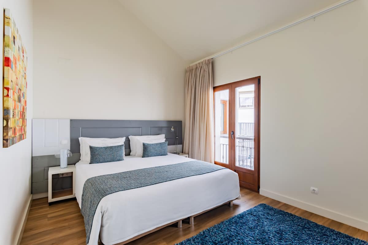 Habitación estándar, 2 camas individuales, baño privado | 1 dormitorio, minibar, sistema de insonorización y wifi gratis