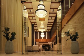 Lobby - Icon Grand Hotel by Bhagini (Bengaluru)