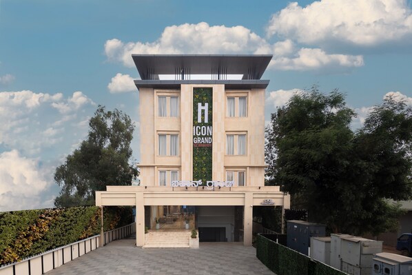 Front of property - Icon Grand Hotel by Bhagini (Bengaluru)