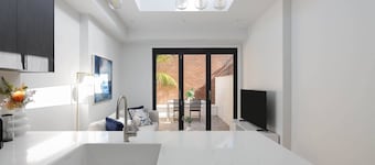 Unionelle a Luxe Newtown Terrace