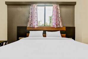 Classic Room | Bed sheets - Capital O Hotel Geeta Palace (Navi Mumbai)