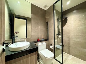 Bathroom - Delasol Ton That Thuyet Quan 4 (Ho Chi Minh City)