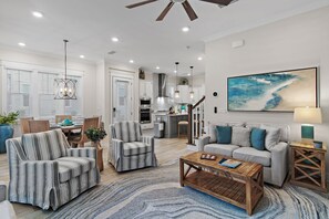 TV - Golf Cart, Resort Pool, 5 Bikes (Inlet Beach)