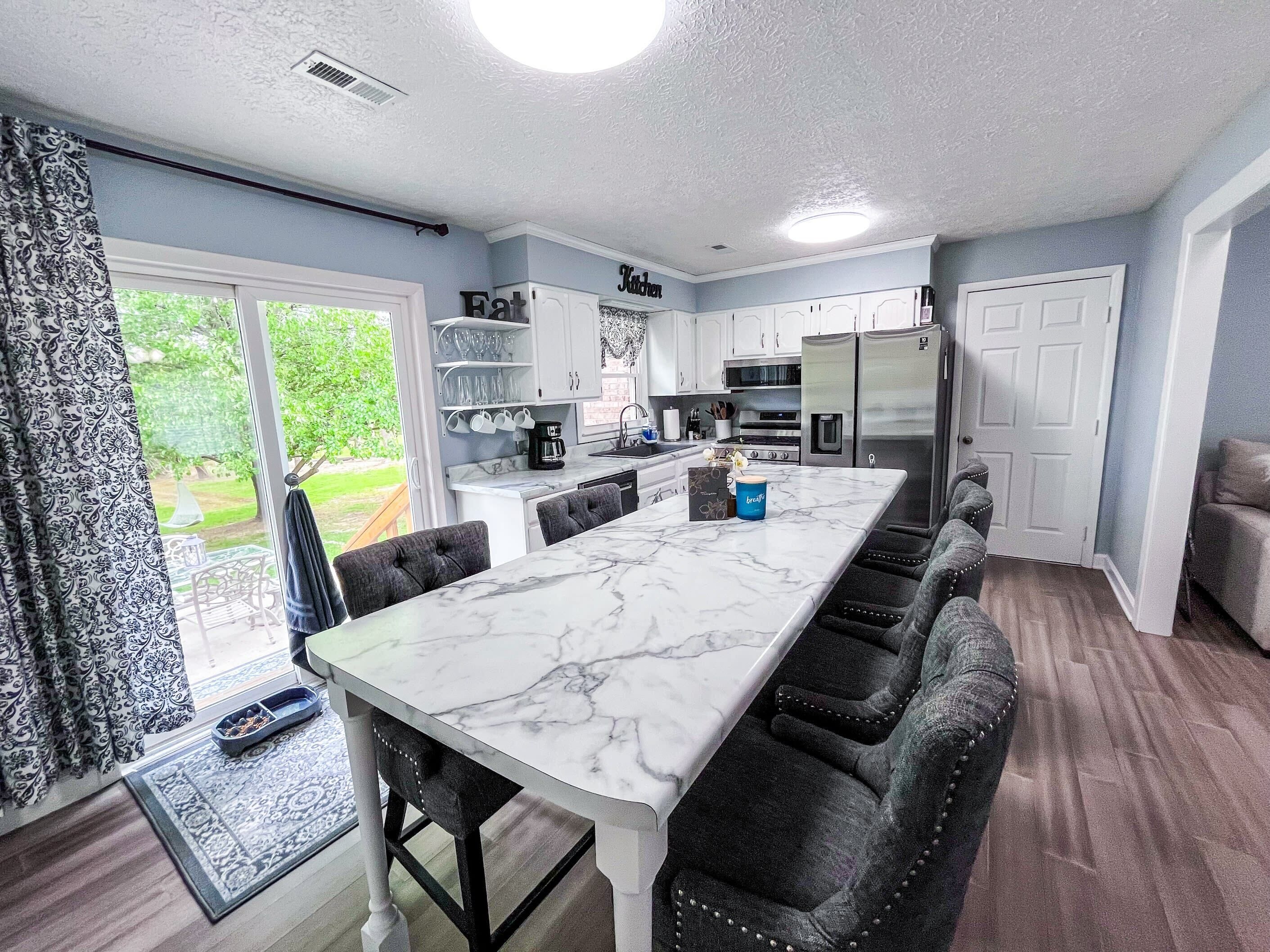 冰箱、微波炉、烤箱、炉灶