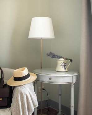 Classic Suite, Hill View | Premium bedding, down comforters, memory foam beds, in-room safe
