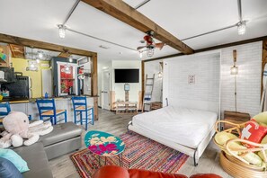 1 chambre, bureau, fer et planche à repasser, accès au Wi-Fi (inclus)