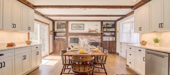 Walk to Downtown Chatham, Steps to Beach!