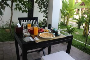 Outdoor dining - Villa Cambodgienne Face à la Piscine (Siem Reap)