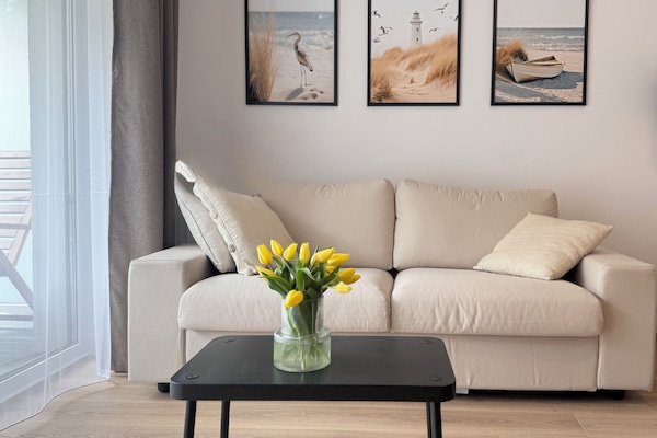 Suíte estúdio standard, 1 cama Queen e sofá-cama, sacada | Roupas de cama antialérgicas, individualmente decorados