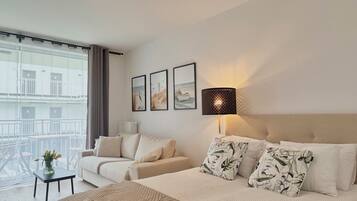 Suite monolocale Standard, 1 letto queen con divano letto, balcone | Biancheria da letto ipoallergenica, con stile personalizzato