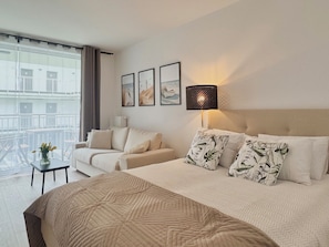 Studio Suite Tiêu chuẩn, 1 giường cỡ queen và sofa giường, ban công | Bộ đồ giường kháng dị ứng, trang trí khác biệt 