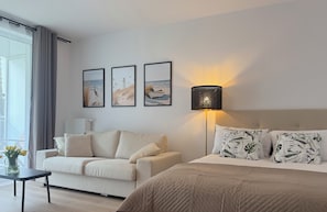 Studio Suite Tiêu chuẩn, 1 giường cỡ queen và sofa giường, ban công | Bộ đồ giường kháng dị ứng, trang trí khác biệt 