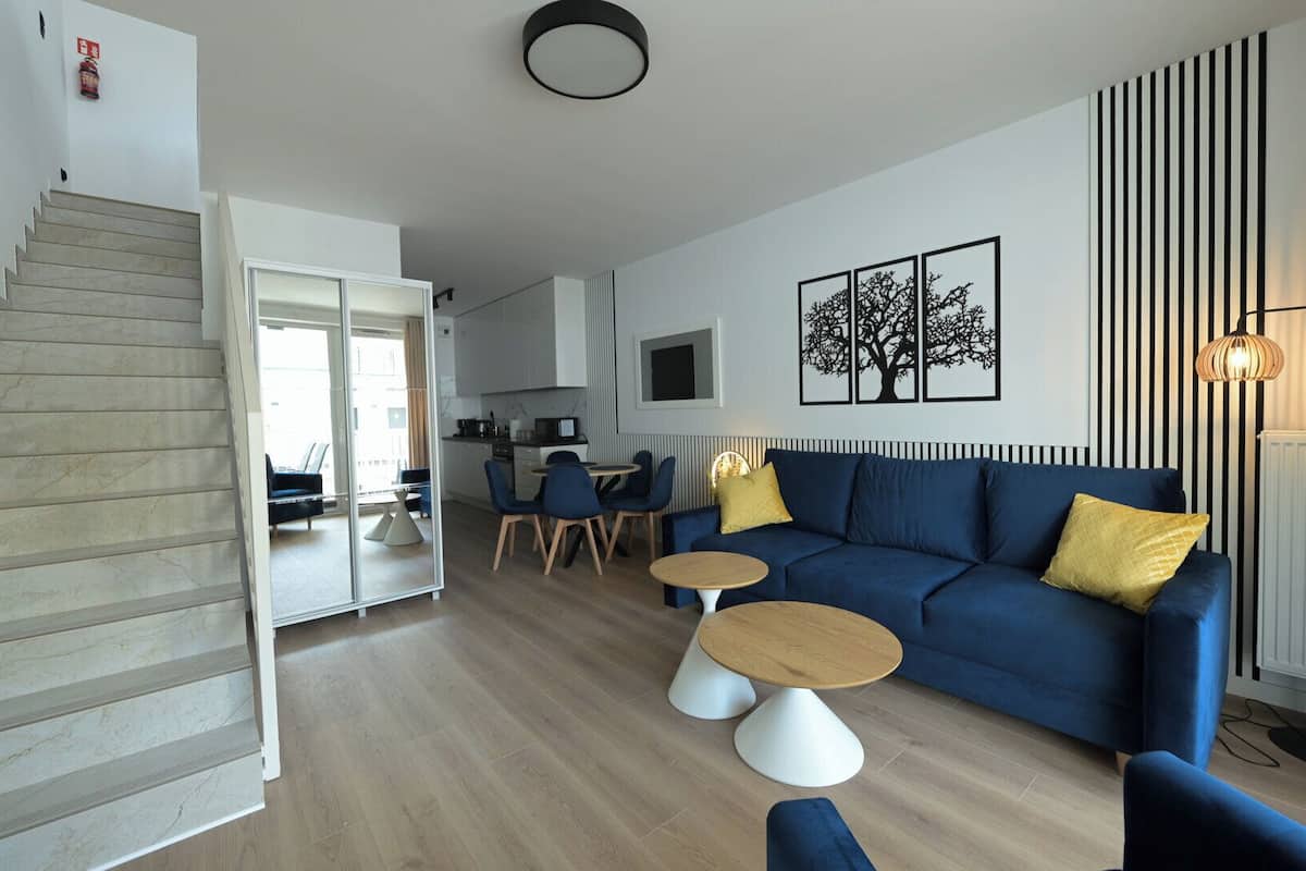 Premium Apartment | Hypo-allergenic bedding, individually decorated, individually furnished