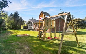 Children's area - Amazing home in Blåvand with kitchen (Blåvand)
