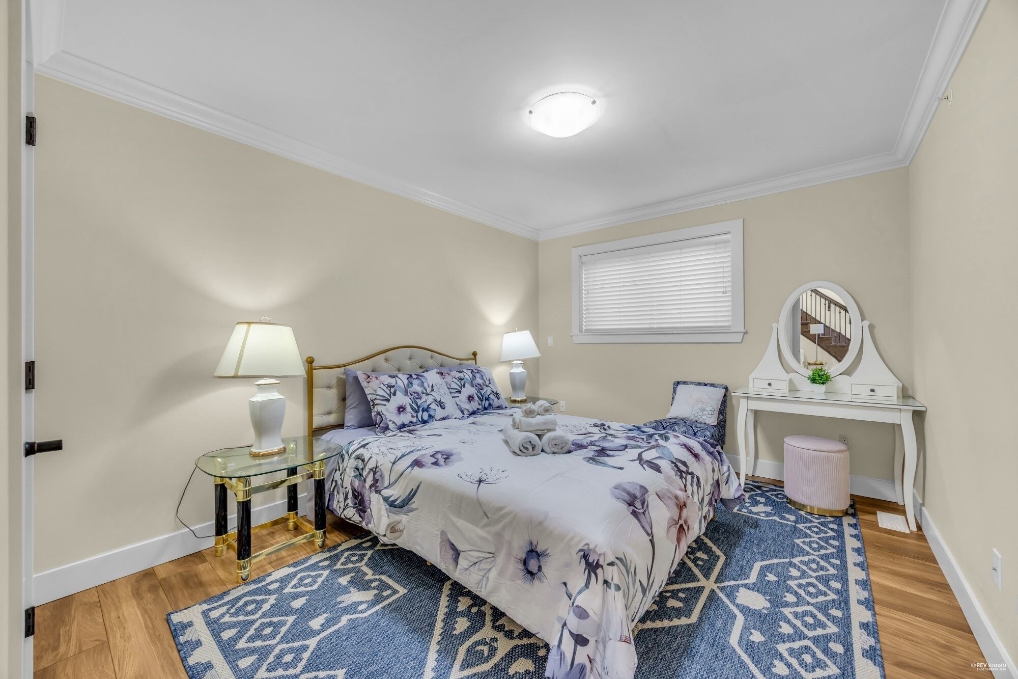 3 bedrooms, desk, iron/ironing board, WiFi (free)