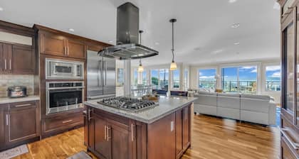 A coastal retreat, the leisurely time in Ocean Whisper Villa.