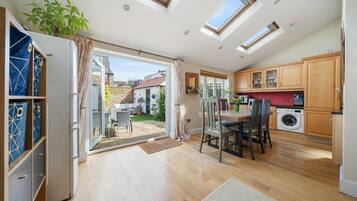 Basic House | Private kitchen