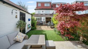 Basic House | Property grounds