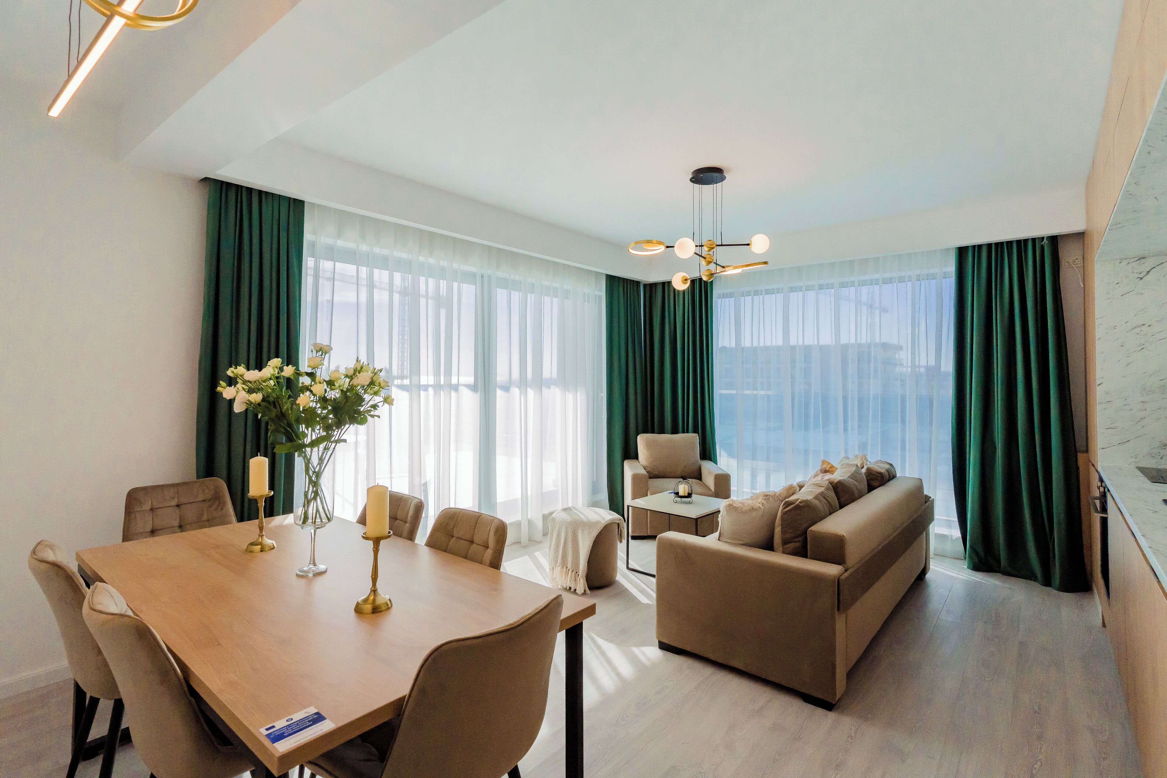 Penthouse Deluks, 2 kamar tidur, pemandangan laut terbatas | Area keluarga | Televisi LED 100-cm dengan saluran TV kabel dan lantai berpemanas