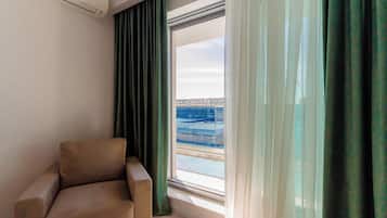 Penthouse Deluxe, 2 phòng ngủ, quang cảnh một góc biển | 1 phòng ngủ, bộ đồ giường kháng dị ứng, màn/rèm cản sáng