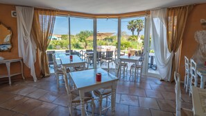 Daily buffet breakfast for a fee - Hôtel La Tramontane (Saintes-Maries-de-la-Mer)