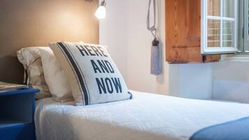 2 bedrooms, iron/ironing board, Internet, bed sheets