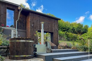 Terrace/patio - Le Foubert : Chalet Luxueux Avec vue Imprenable sur Saint-céneri-le-gérei (Saint-Céneri-le-Gérei)