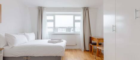 4 chambres, espace de travail pour ordinateur portable