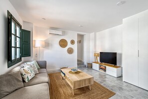 Living area - Lovely 2 Bedroom Apartment en el Centro de Benalmádena (Benalmádena)