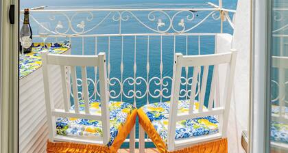 L'Aurora house with sea view, WIFI, air conditioning, on the path of the Lemons