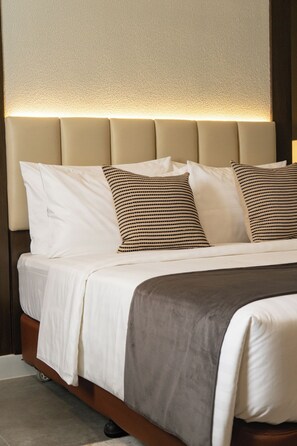 Double Room | Premium bedding, memory foam beds, minibar, in-room safe - Amber Hotel - Cebu (Cebu City)