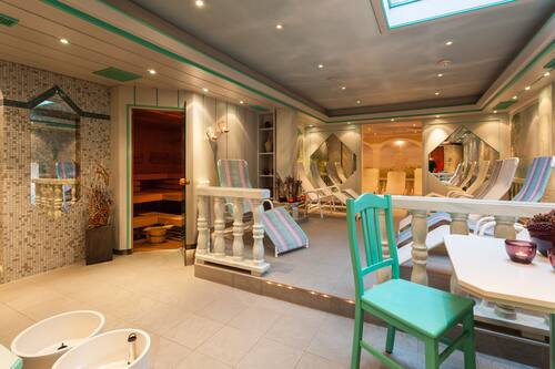 Sauna, hot tub, steam room, massages