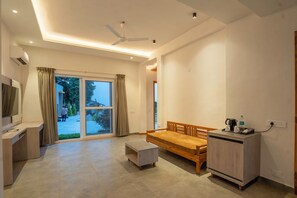 Presidential Villa, Multiple Beds | Soundproofing, iron/ironing board - Evara Spa & Resort (Ramnagar)