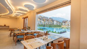 Restaurant - Evara Spa & Resort (Ramnagar)