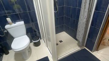 Shower, towels