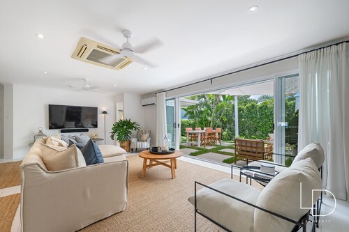 Coral Cove Holiday Home