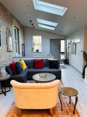 Living area - Cosy and furnished cottage with all you need apart from your personal items. (Bath ,Somerset)