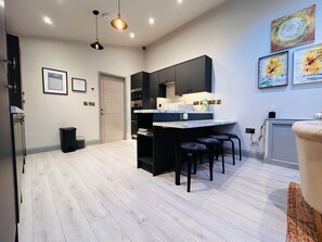 Private kitchen - Cosy and furnished cottage with all you need apart from your personal items. (Bath ,Somerset)