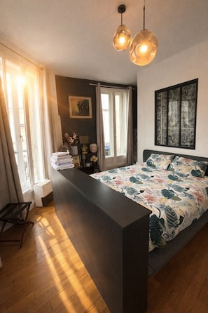 2 bedrooms, iron/ironing board, travel cot, free WiFi