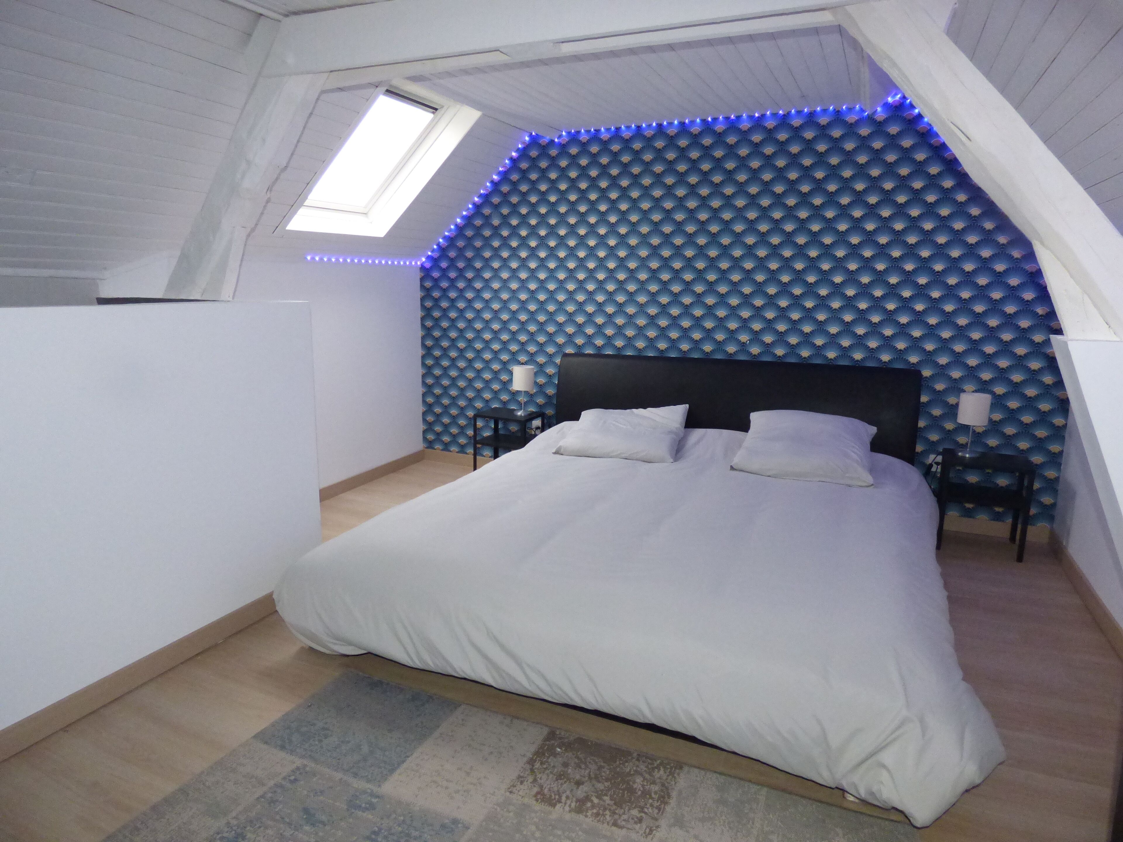 1 slaapkamer, een bureau, een strijkplank/strijkijzer, wifi