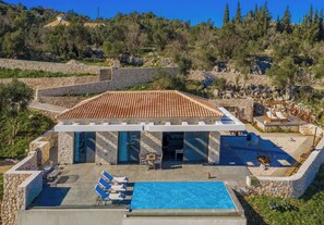 Villa, 2 chambres, patio, vue jardin | Piscine