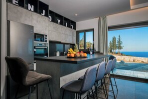 Vila, 2 kamar tidur, patio, pemandangan kebun | Dapur pribadi