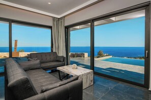 Villa, 2 chambres, patio, vue jardin | Coin séjour