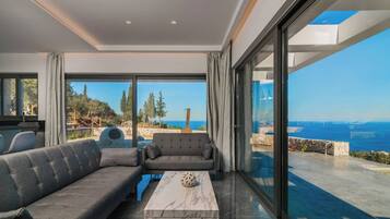 Villa, 2 Bedrooms, Patio, Garden View | Living area