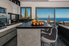 Villa, 2 chambres, patio, vue jardin | Cuisine privée