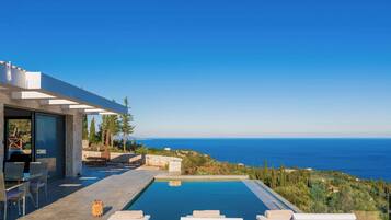 Vila, 2 kamar tidur, patio, pemandangan kebun | Kolam renang | Kolam renang outdoor