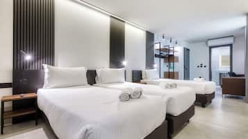 Minibar, caja de seguridad en la habitación y escritorio