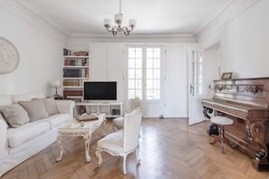 Fernseher, Stereoanlage